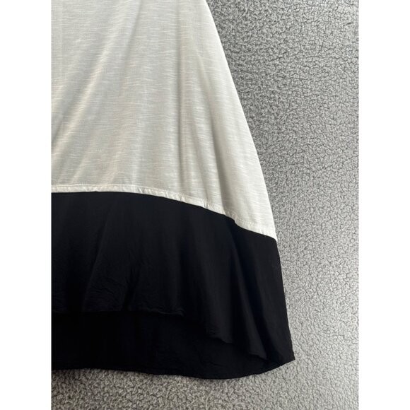 Torrid Womens White & Black Colorblock Sleeveless Tank Top Size 2 Flowy - Picture 3 of 7